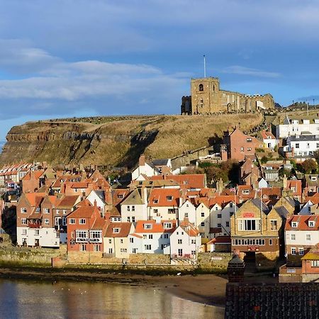 Bijou Romantic Retreat, Whitby Centre Eksteriør billede