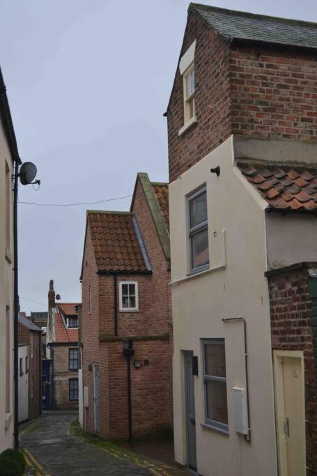 Bijou Romantic Retreat, Whitby Centre Eksteriør billede